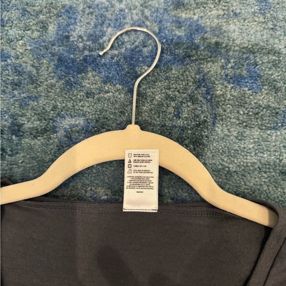 Virginia Tech Hokies Women’s Long Sleeve V-Neck Shirt Small Maroon Gray NCAA VT - Picture 9 of 9